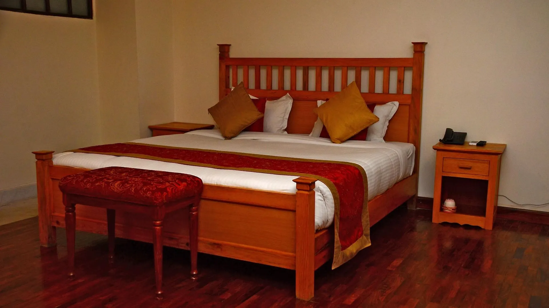 Hotel Holy Himalaya Катманду