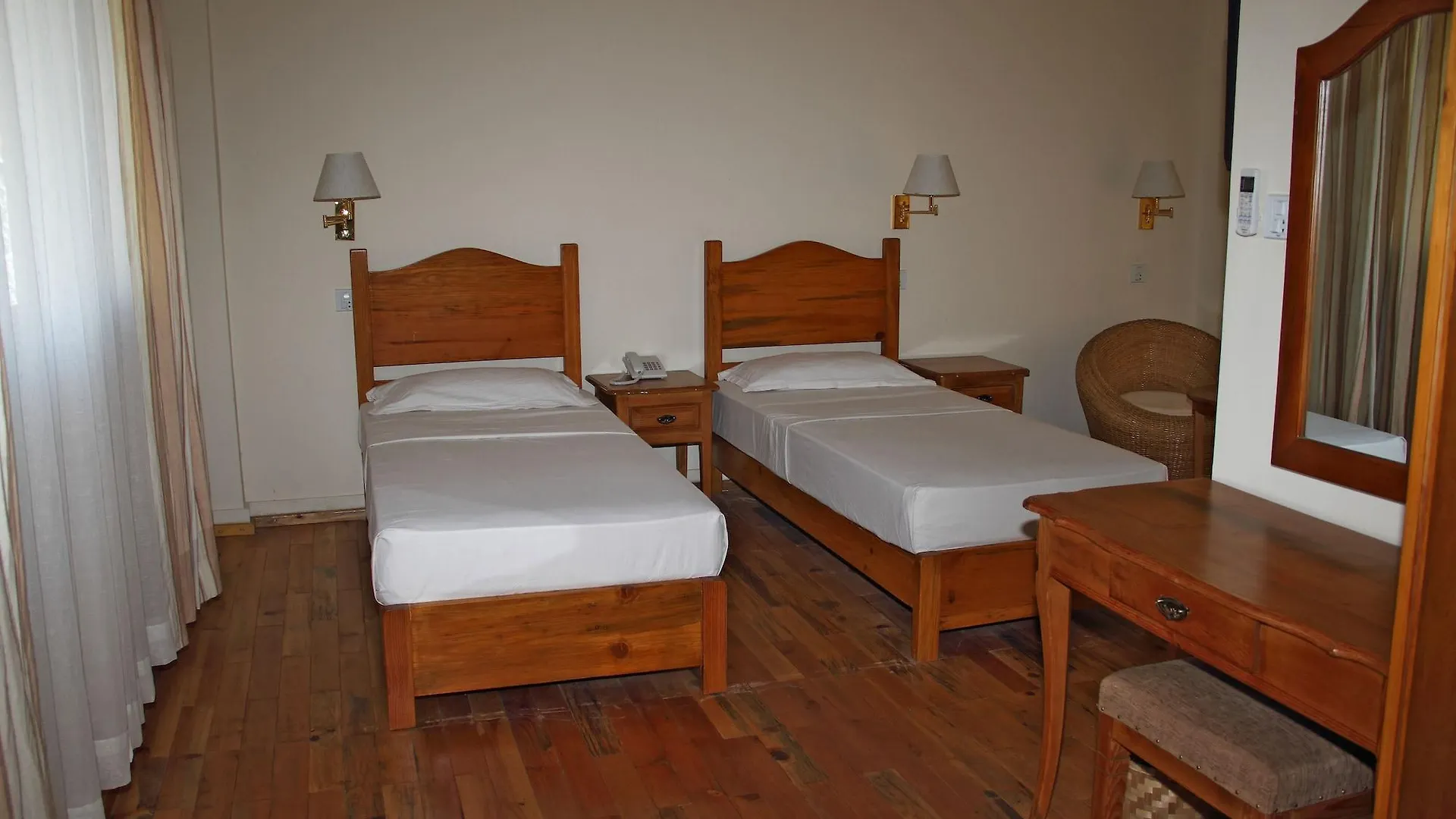 Hotel Holy Himalaya Катманду 3*,